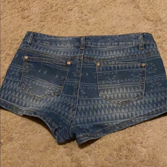 Parisian collection mid high waste shorts 7 - Picture 4 of 4